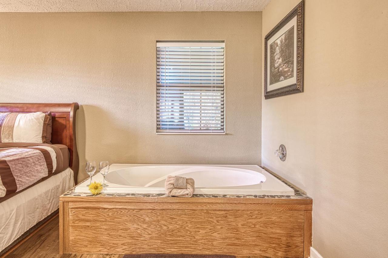Daya, Hot Tub, Pool Table, 1089 Of Free Attraction Tickets For Each Paid Day, Dollywood And More! Gatlinburg Exterior foto